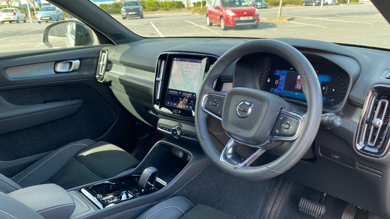 Volvo XC40 2.0 B3P Plus Dark 5dr Auto Petrol Estate